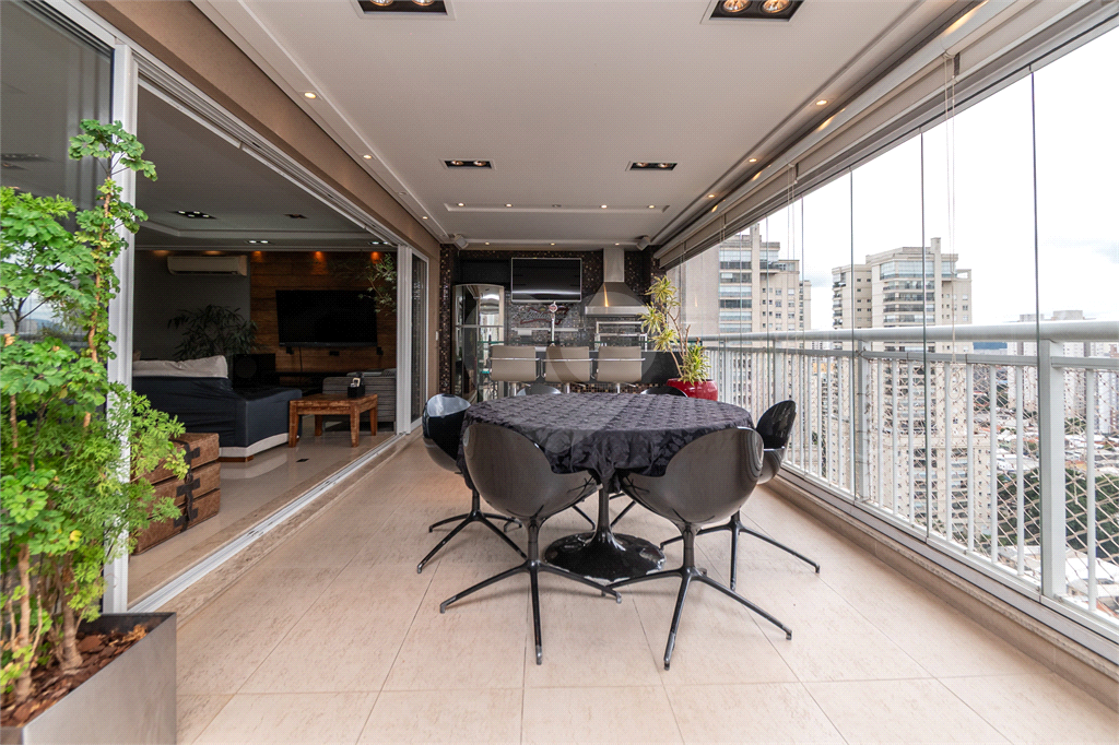 APARTAMENTO À VENDA COM 4 QUARTOS - 3 VAGAS NA VILA ROMANA.