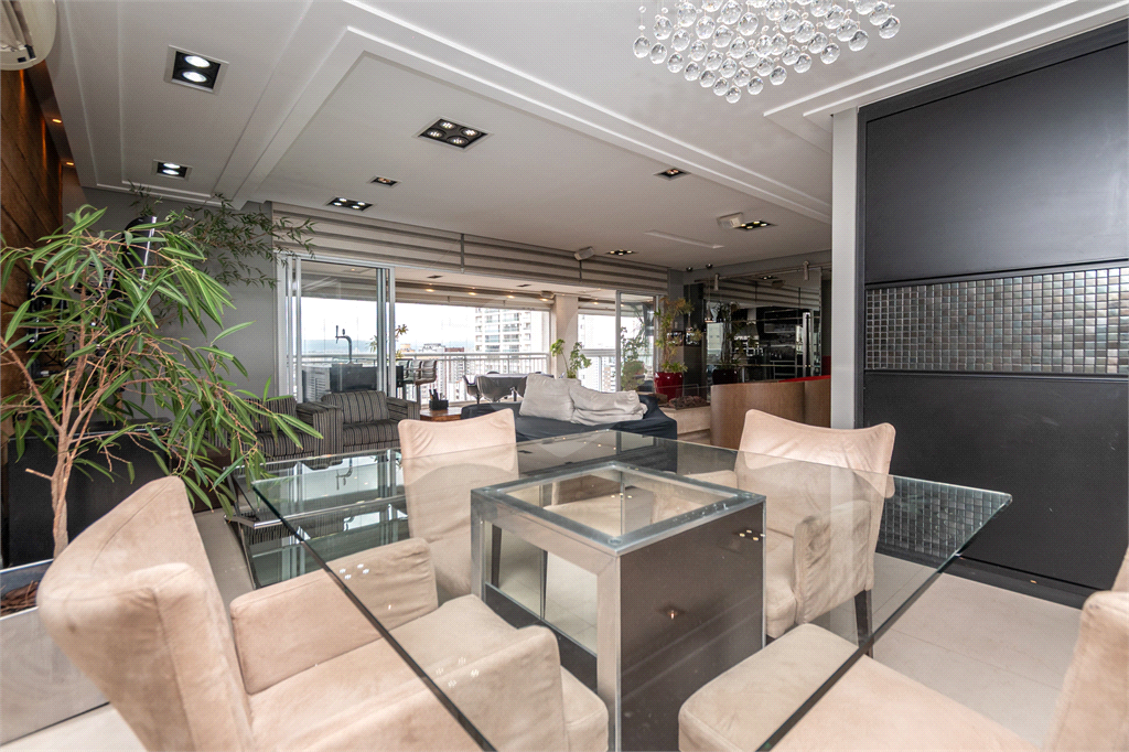 APARTAMENTO À VENDA COM 4 QUARTOS - 3 VAGAS NA VILA ROMANA.