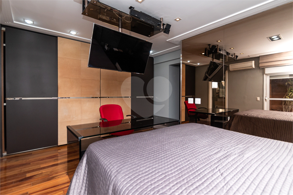 APARTAMENTO À VENDA COM 4 QUARTOS - 3 VAGAS NA VILA ROMANA.
