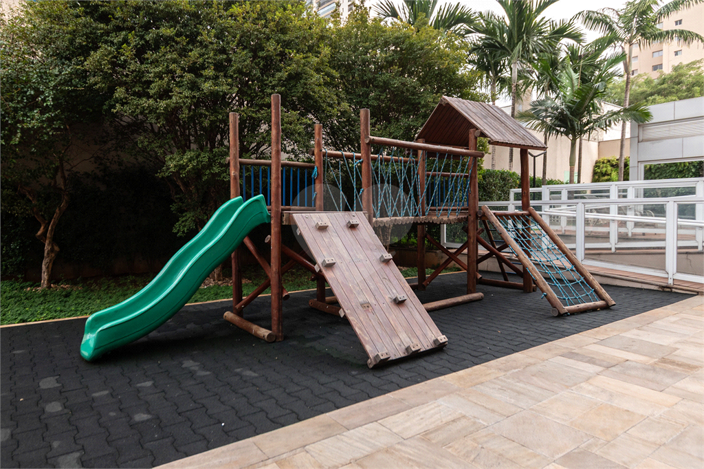 APARTAMENTO À VENDA COM 4 QUARTOS - 3 VAGAS NA VILA ROMANA.