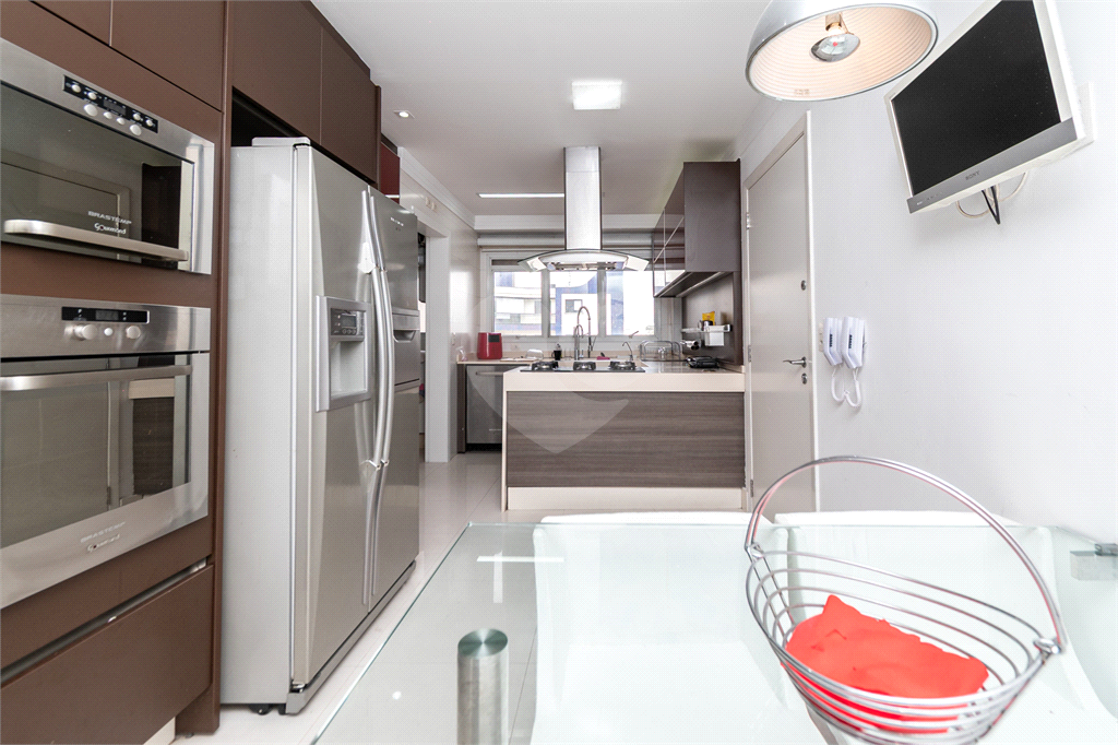 APARTAMENTO À VENDA COM 4 QUARTOS - 3 VAGAS NA VILA ROMANA.