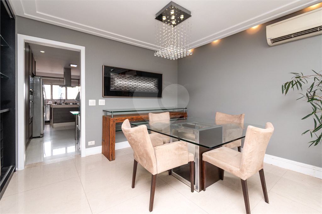 APARTAMENTO À VENDA COM 4 QUARTOS - 3 VAGAS NA VILA ROMANA.