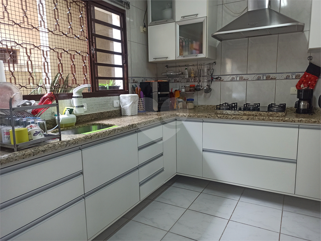 Casa à venda e aluguel com 4 quartos, 300m² - Foto 13