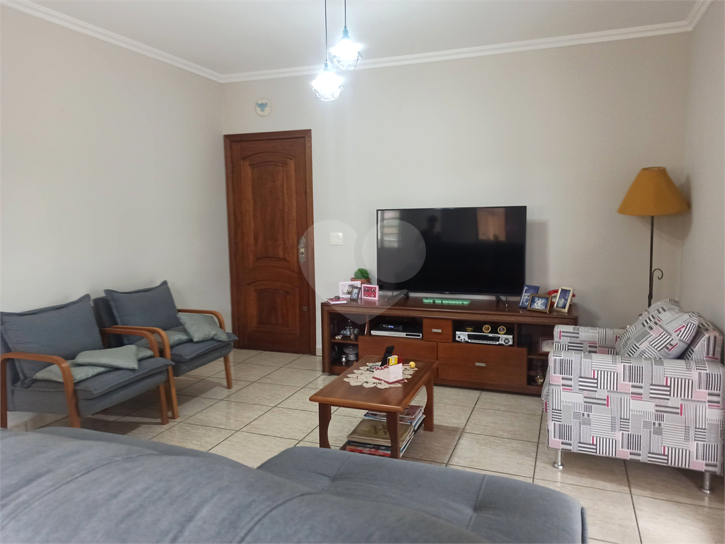 Casa à venda e aluguel com 4 quartos, 300m² - Foto 4