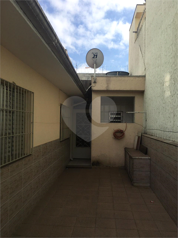 Casa em terreno amplo e plano