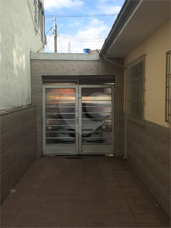 Casa em terreno amplo e plano