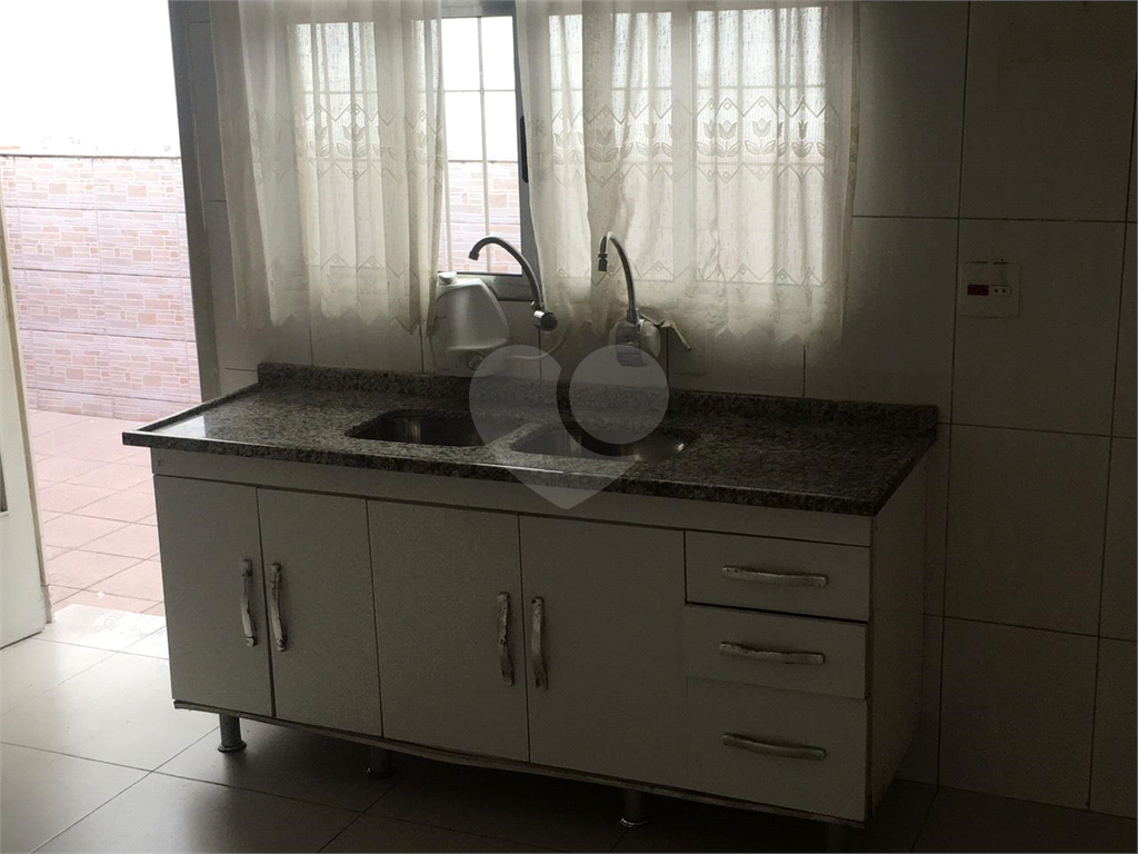 Casa em terreno amplo e plano