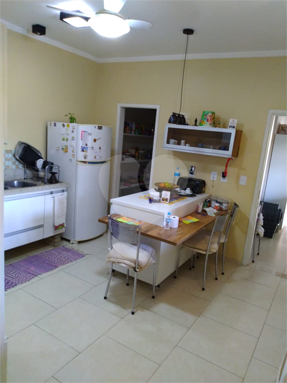 Casa à venda com 3 quartos, 250m² - Foto 26