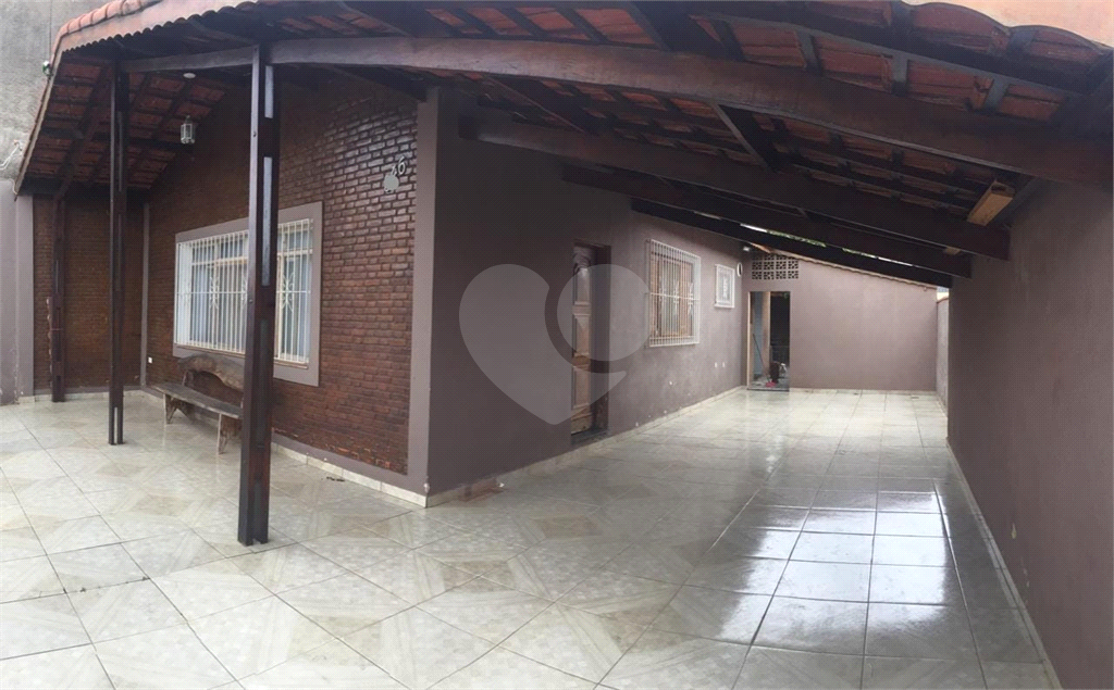 Casa à venda com 3 quartos, 136m² - Foto 1