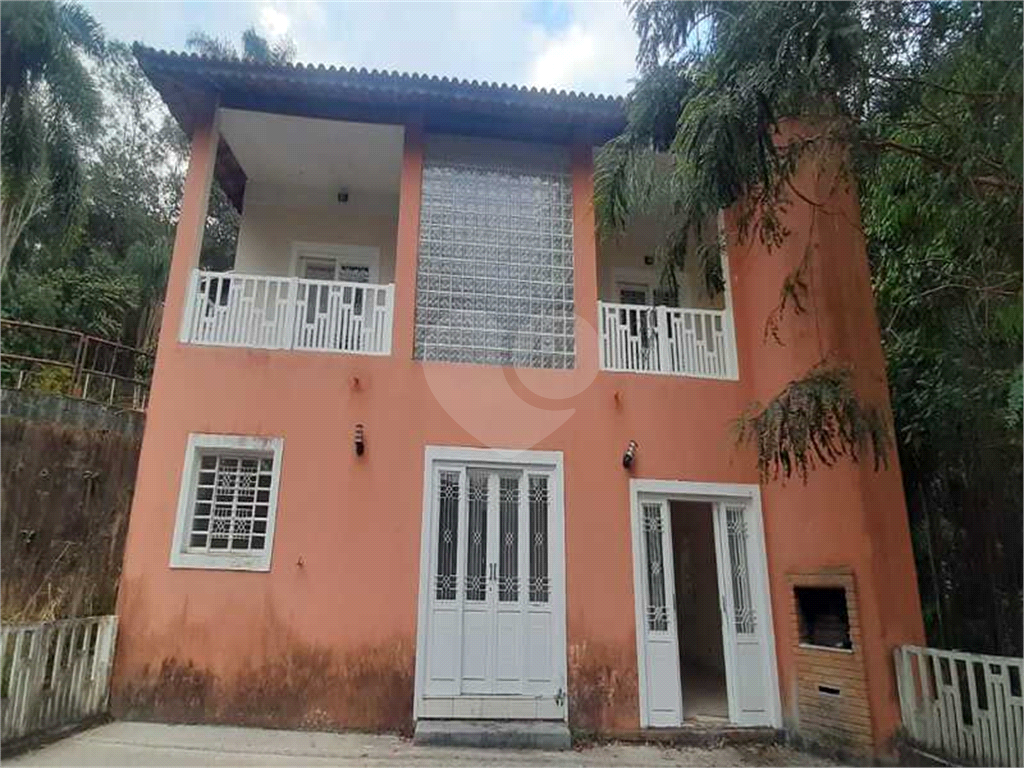 Sobrado à venda com 4 quartos, 230m² - Foto 1