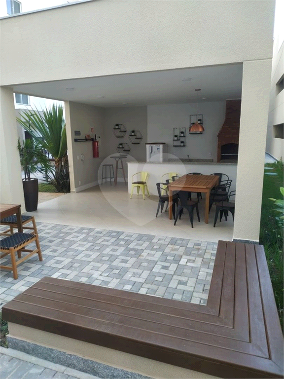 APARTAMENTO em PARQUE BRISTOL
