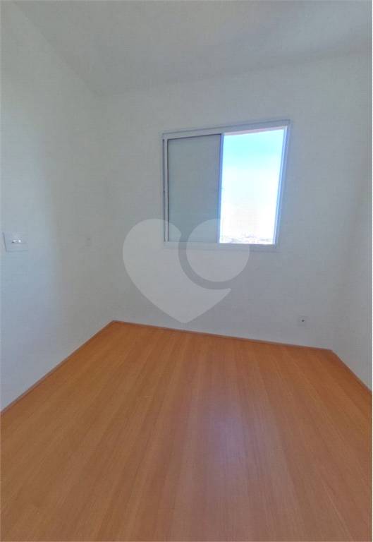 APARTAMENTO em PARQUE BRISTOL