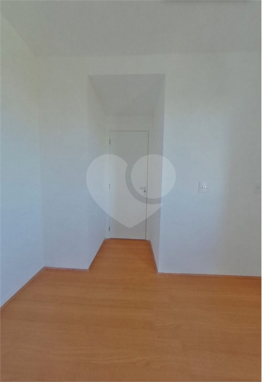 APARTAMENTO em PARQUE BRISTOL