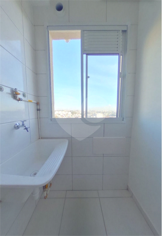 APARTAMENTO em PARQUE BRISTOL