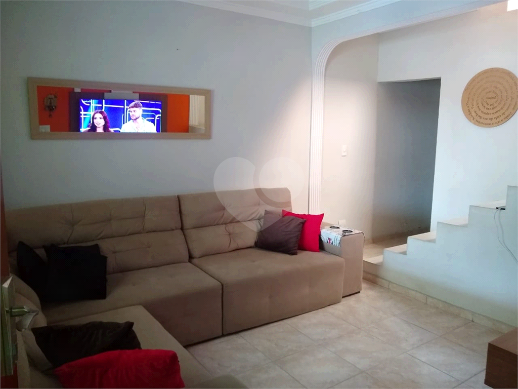 Casa à venda com 3 quartos, 85m² - Foto 1