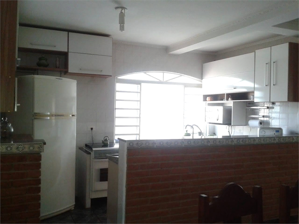 Casa à venda com 4 quartos, 300m² - Foto 14