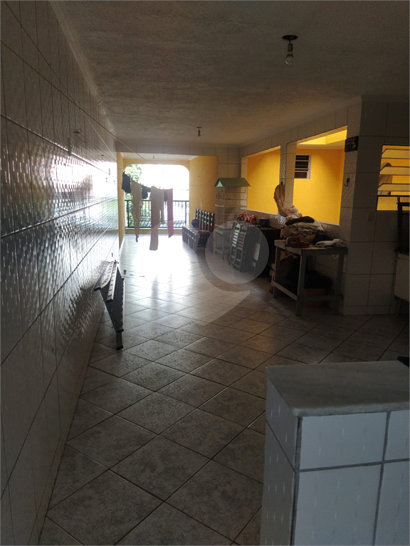 Sobrado com 03 dormitórios sendo 3 suítes,  duas delas com varanda - Vila Rio de janeiro - Guarulhos