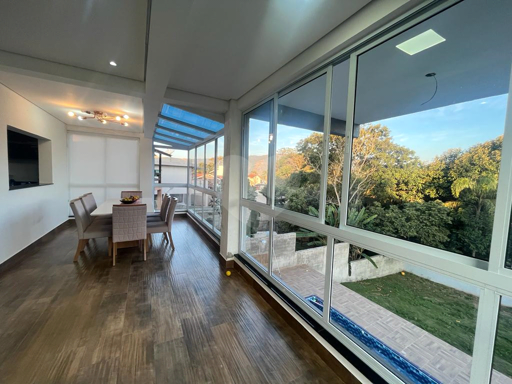 Casa à venda com 3 quartos, 265m² - Foto 6