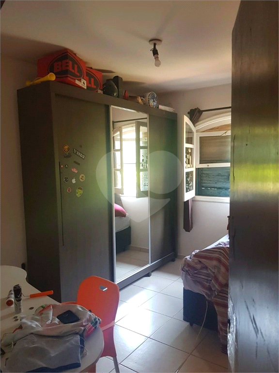 Casa à venda com 3 quartos, 200m² - Foto 3