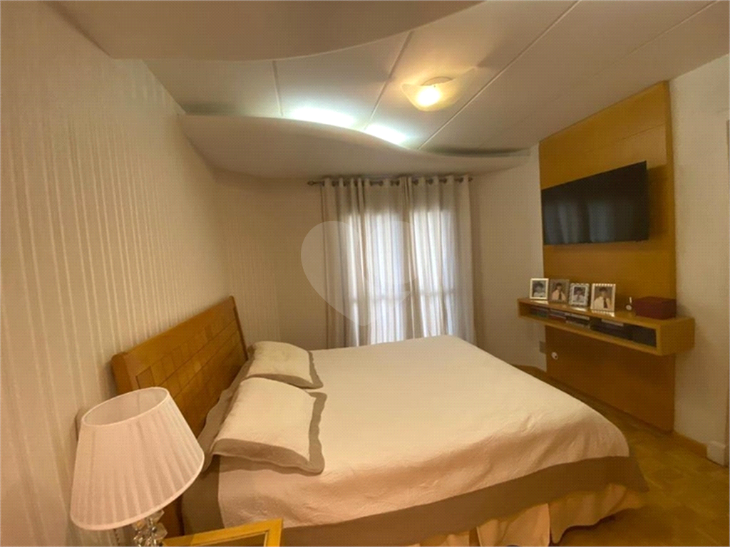 Apartamento à venda com 4 quartos, 135m² - Foto 17