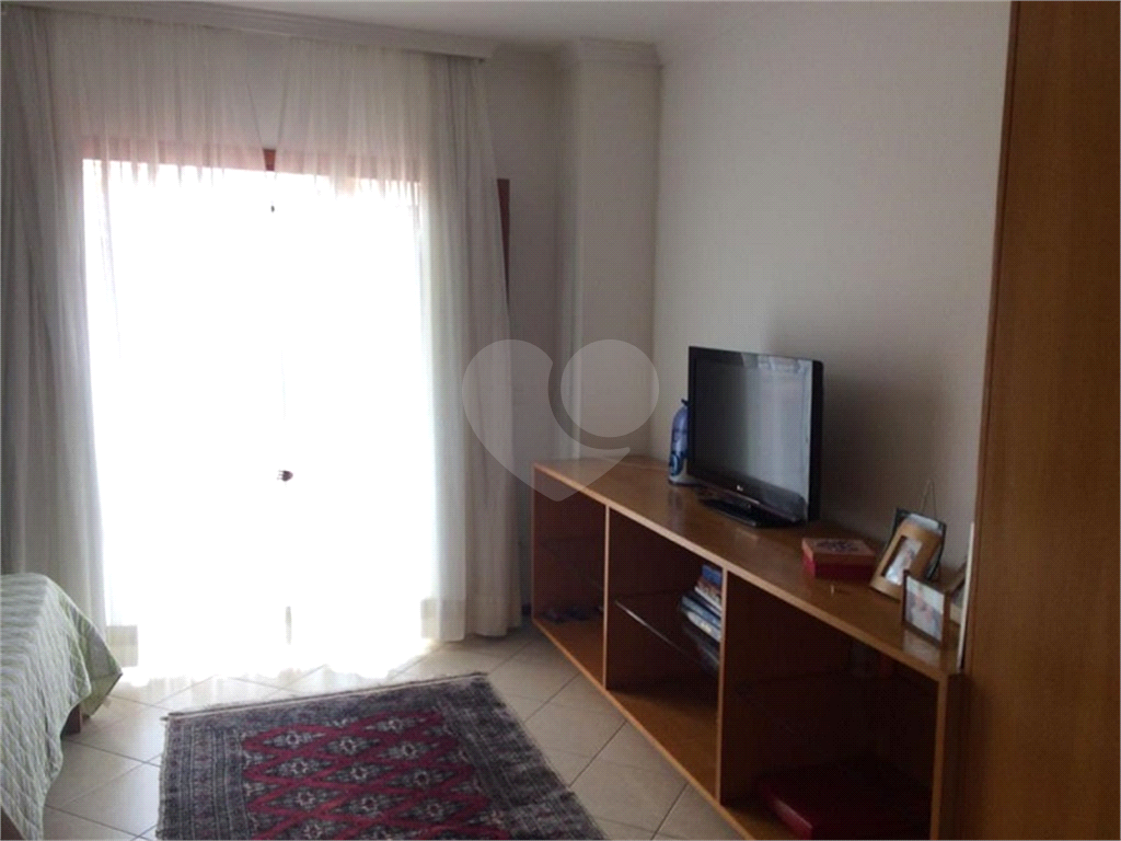 SOBRADO EM CONDOMÍNIO PORTAL DOS GRAMADOS, GUARULHOS-SP, 201M², 4 QUARTOS, 3 VAGAS