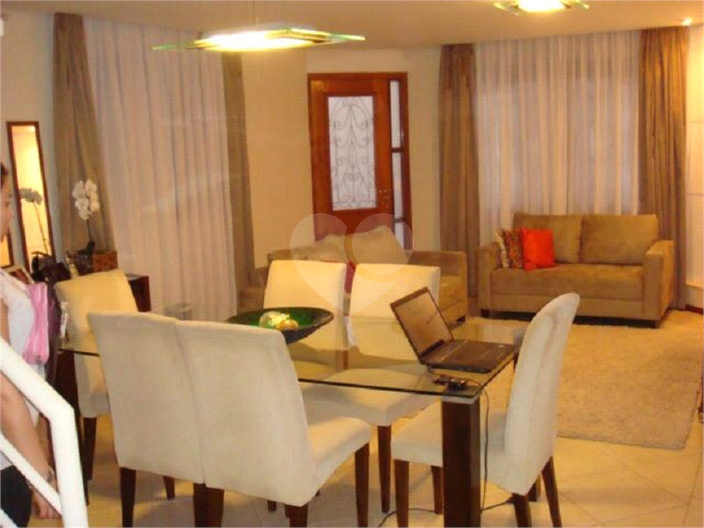 SOBRADO EM CONDOMÍNIO PORTAL DOS GRAMADOS, GUARULHOS-SP, 201M², 4 QUARTOS, 3 VAGAS