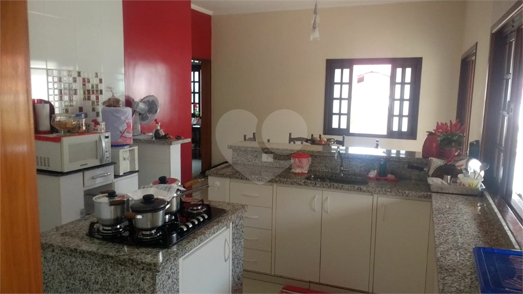 Casa à venda com 3 quartos, 214m² - Foto 26