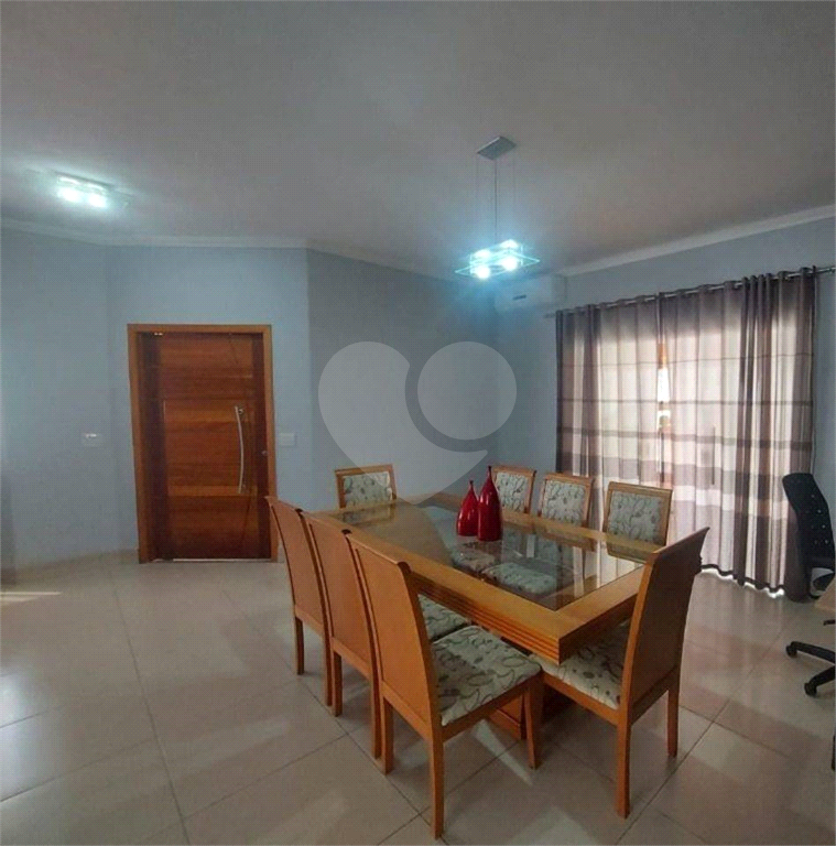 Casa à venda com 5 quartos, 240m² - Foto 10