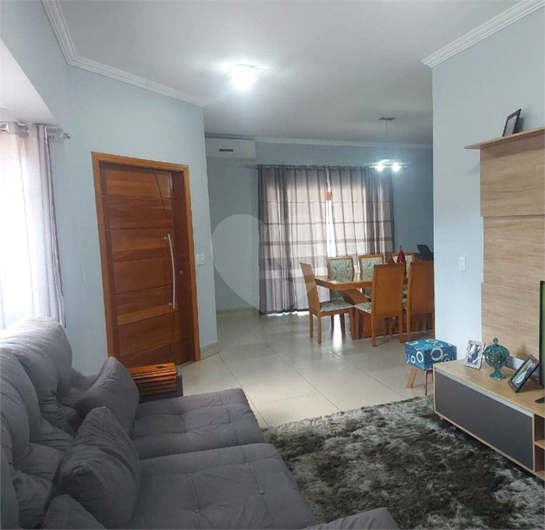 Casa à venda com 5 quartos, 240m² - Foto 4