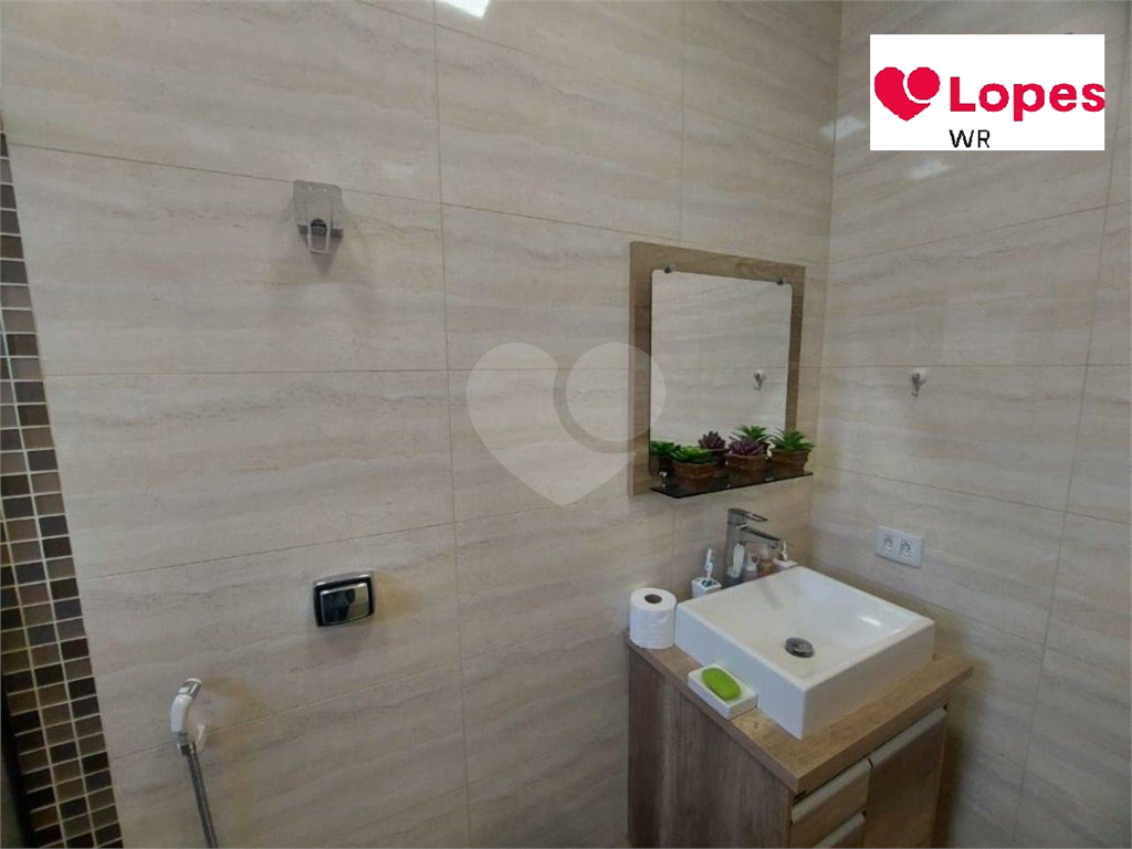 Casa à venda com 5 quartos, 240m² - Foto 17