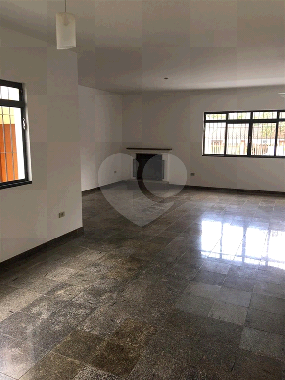 Casa à venda com 4 quartos, 250m² - Foto 18