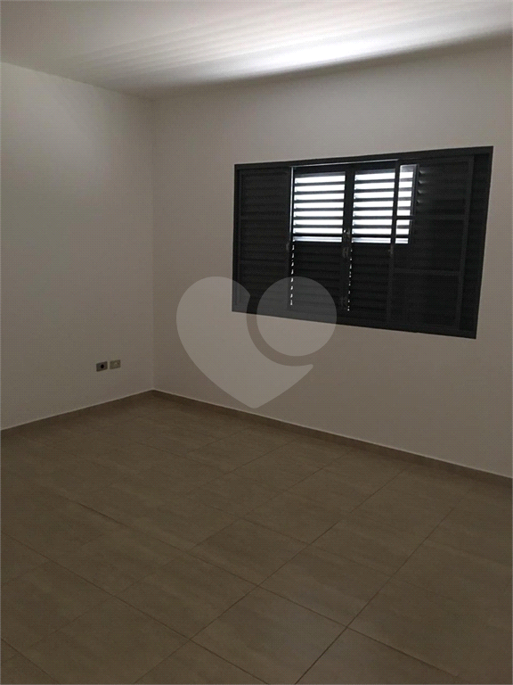 Casa à venda com 4 quartos, 250m² - Foto 15