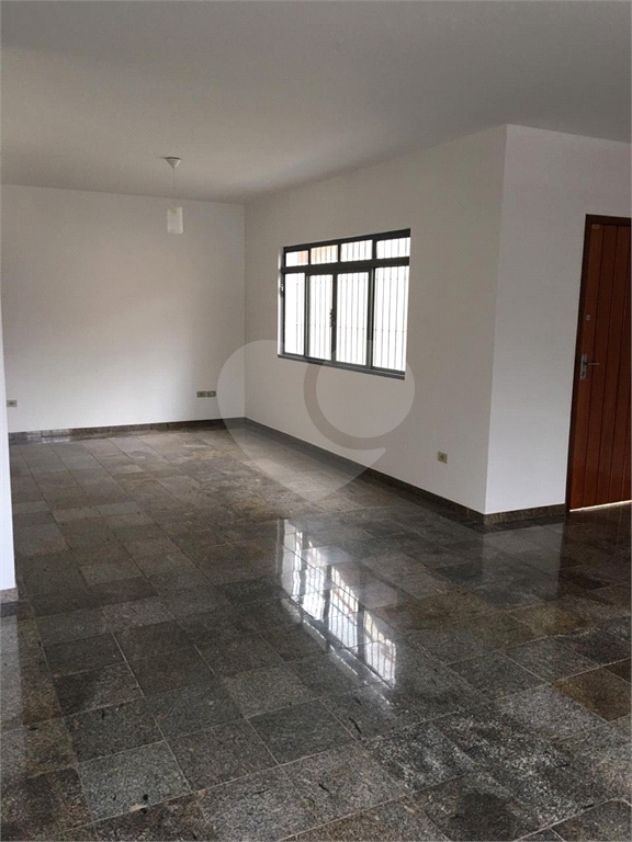 Casa à venda com 4 quartos, 250m² - Foto 17