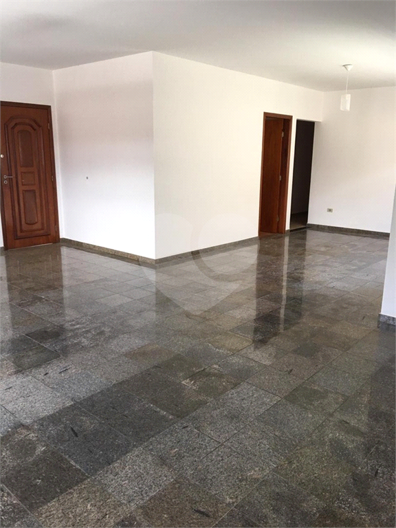 Casa à venda com 4 quartos, 250m² - Foto 27