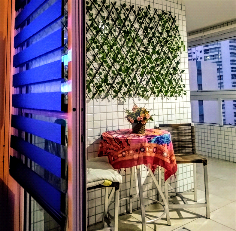 Apto pertinho da praia com lazer completo