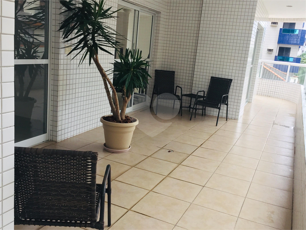 Apto pertinho da praia com lazer completo