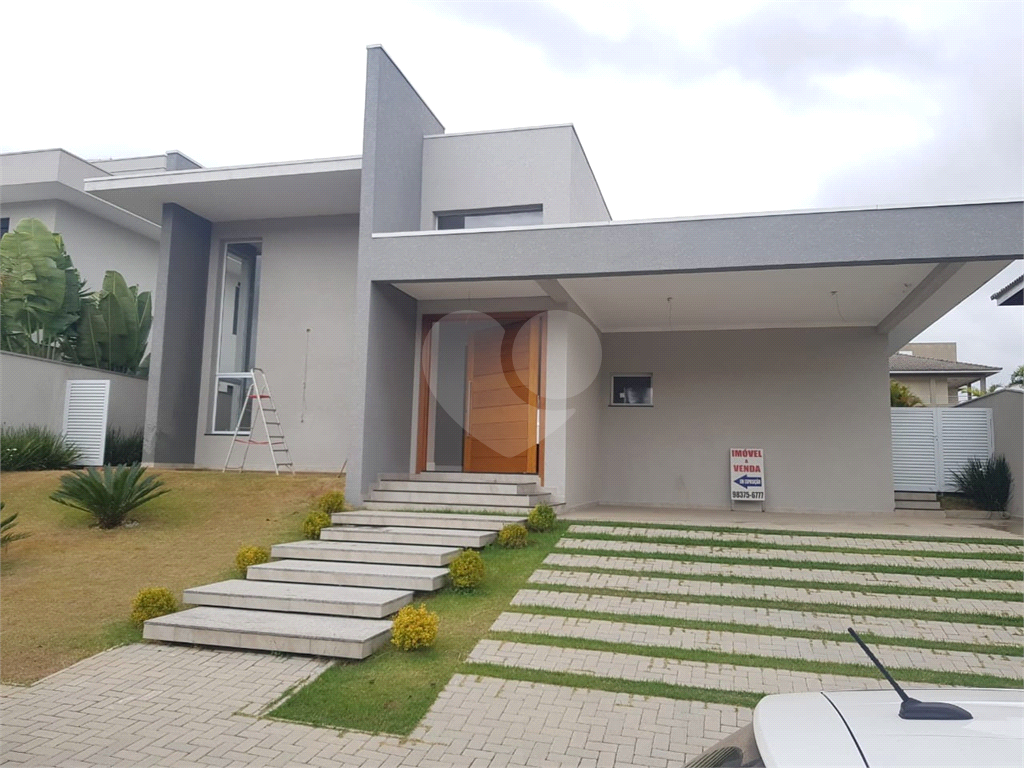 Casa de Condomínio à venda com 4 quartos, 325m² - Foto 3