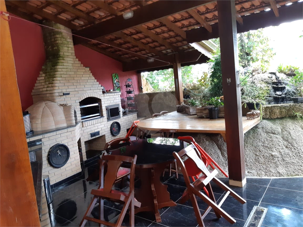 Casa de Condomínio à venda com 4 quartos, 400m² - Foto 13