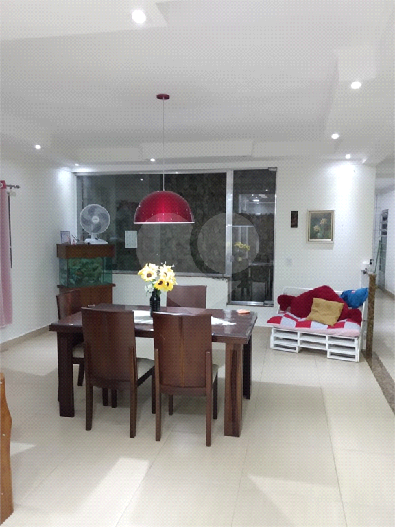 Casa à venda com 3 quartos, 200m² - Foto 4