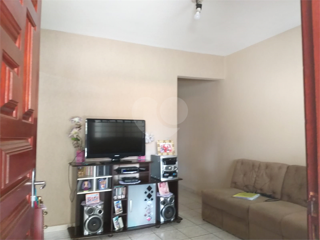 Casa à venda com 3 quartos, 231m² - Foto 2