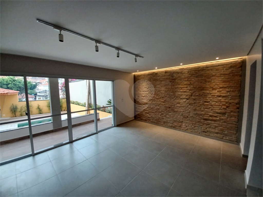 Casa Térrea Assobradada com Piscina - Jardim São Paulo