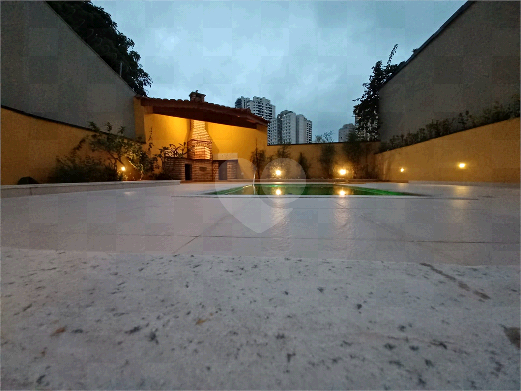 Casa Térrea Assobradada com Piscina - Jardim São Paulo