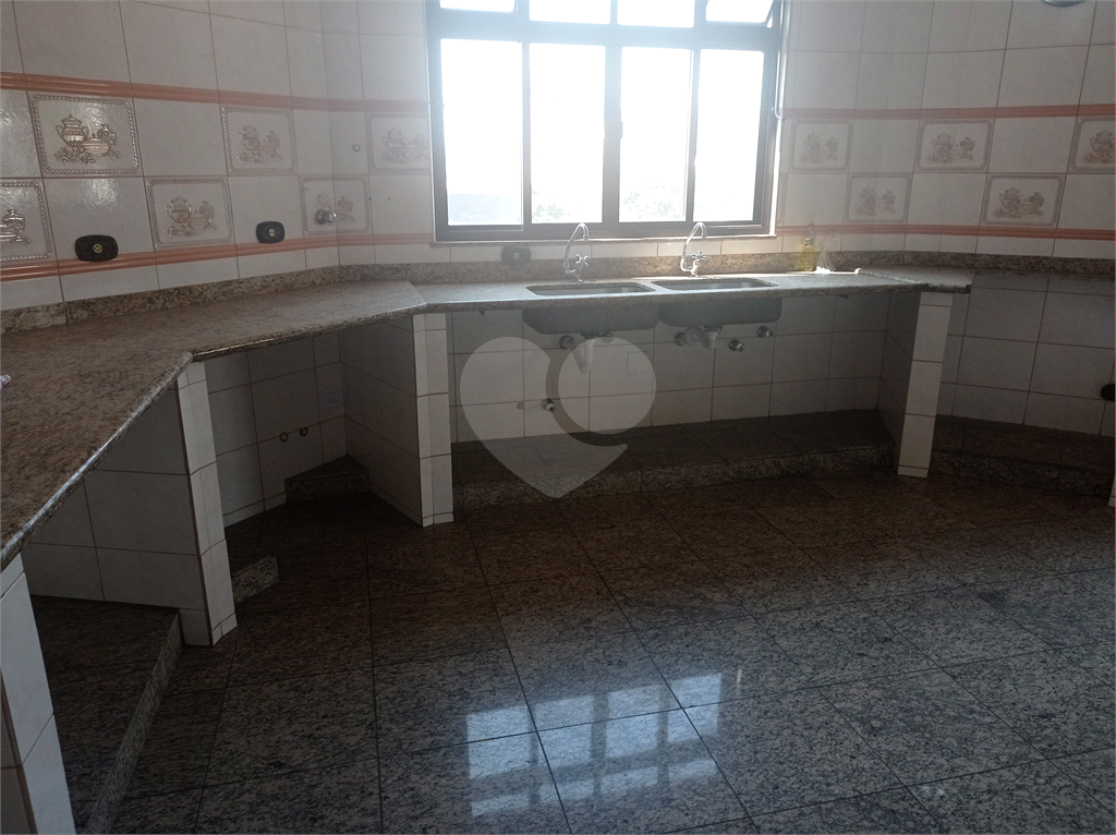 Amplo Sobrado no Tucuruvi a 700metros do metros podendo ser comercial ou residencial;

