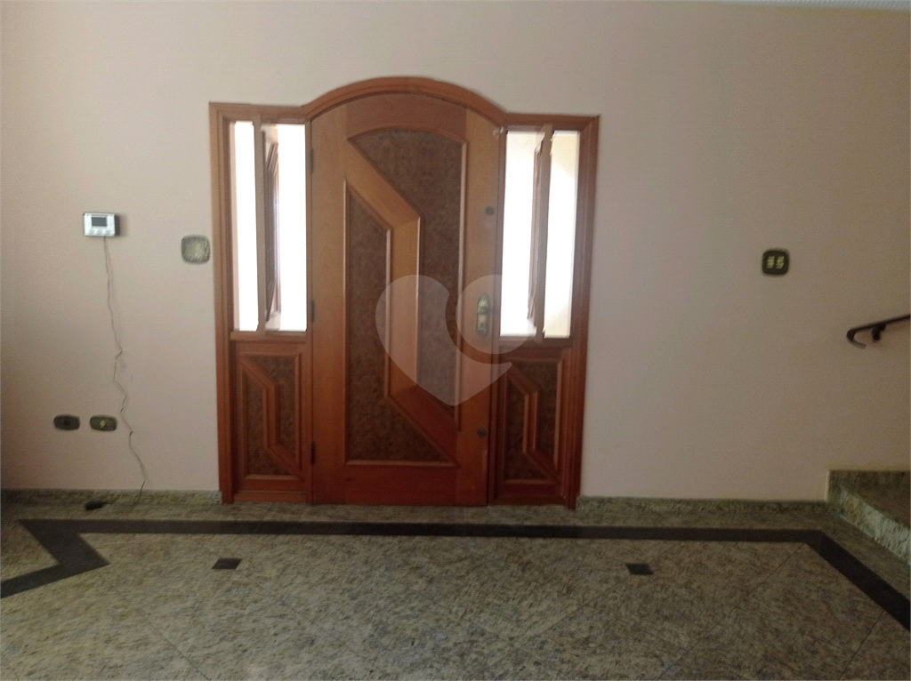 Amplo Sobrado no Tucuruvi a 700metros do metros podendo ser comercial ou residencial;

