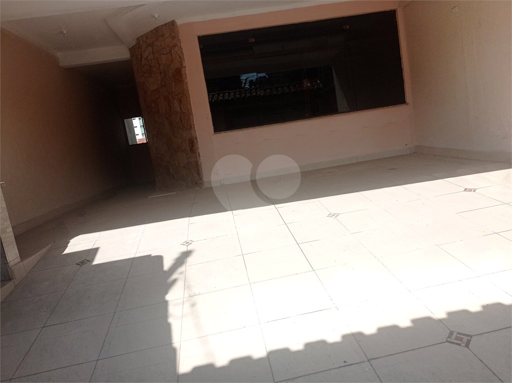 Amplo Sobrado no Tucuruvi a 700metros do metros podendo ser comercial ou residencial;

