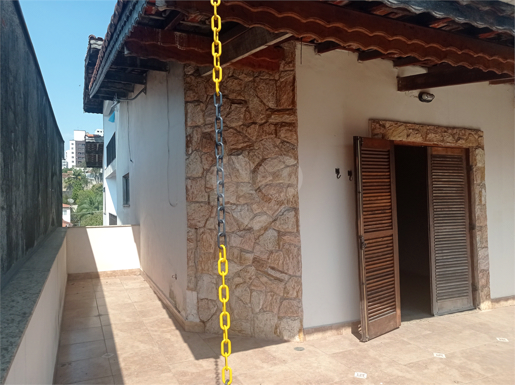 Amplo Sobrado no Tucuruvi a 700metros do metros podendo ser comercial ou residencial;

