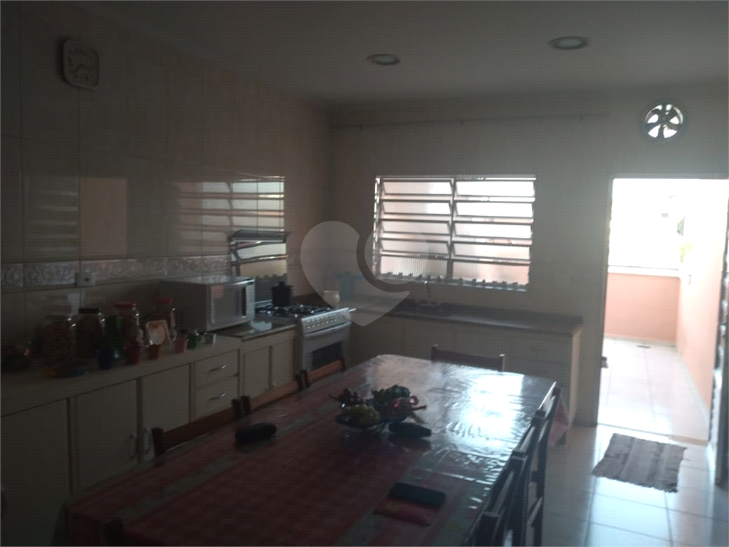 Sobrado à venda com 2 quartos, 300m² - Foto 3