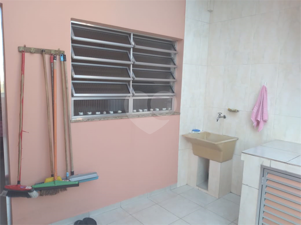 Sobrado à venda com 2 quartos, 300m² - Foto 13