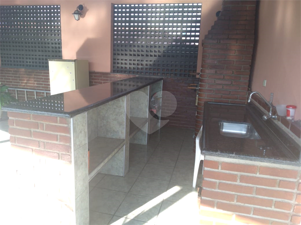 Sobrado à venda com 2 quartos, 300m² - Foto 11