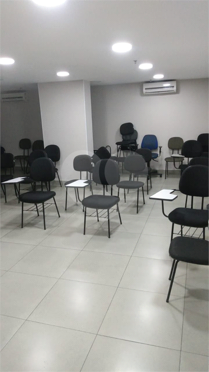 SALAS em LAPA